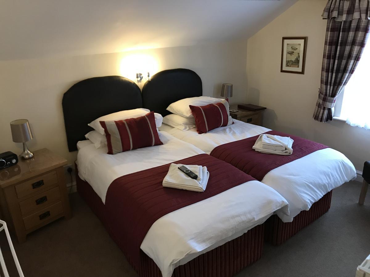 Clayhanger Guest House 莱姆河下游的纽卡尔斯 外观 照片