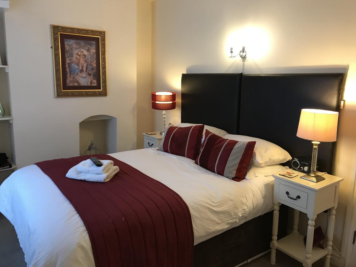 Clayhanger Guest House 莱姆河下游的纽卡尔斯 外观 照片